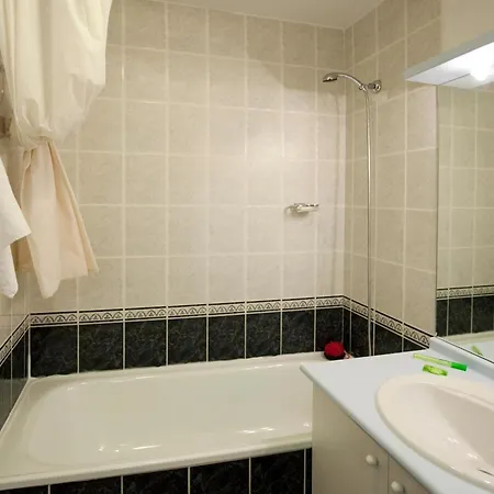 Hotel apartamentowy Les Hauts De